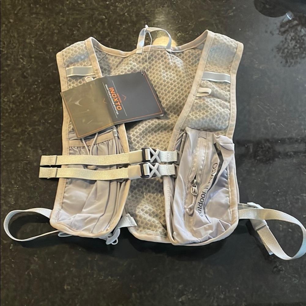 Inoxto gray running backpack